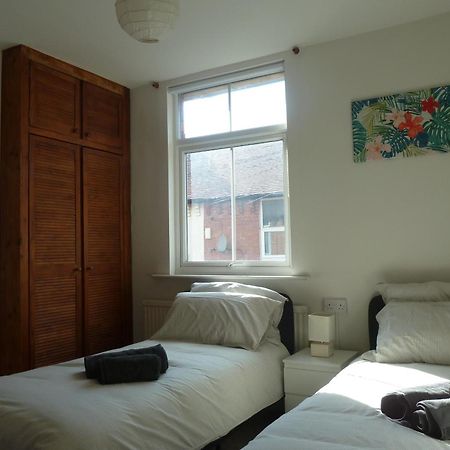 Cosy Entire House In Central Sherwood Villa Nottingham Bagian luar foto